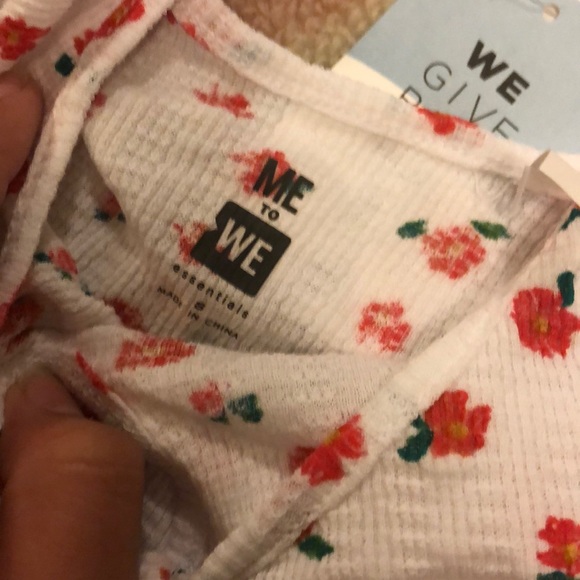 White flower tank - Picture 2 of 3